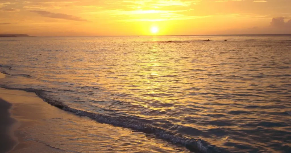 Best family friendly resorts in Caribbean: sunset in Runaway Bay, Jamaica